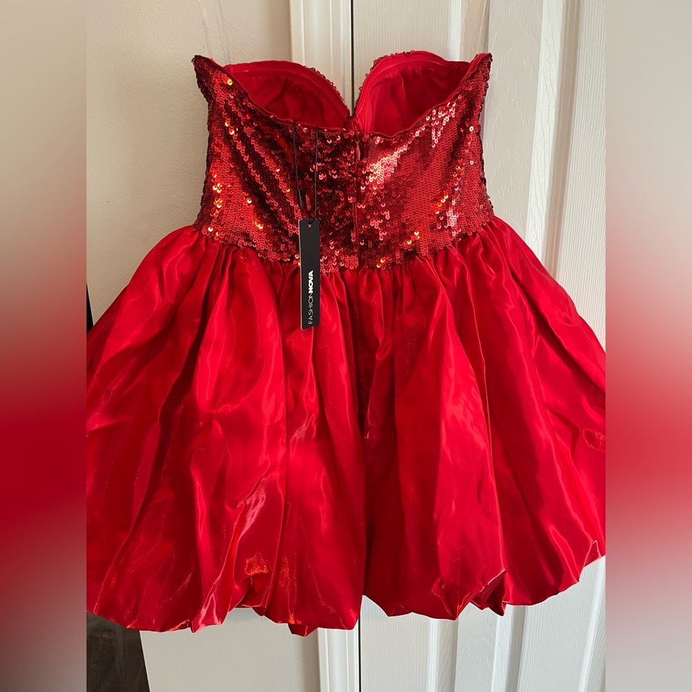 NWT Fashion Nova Magic Hour Red Sequin Bubble Mini Dress Size Medium - Picture 3 of 6
